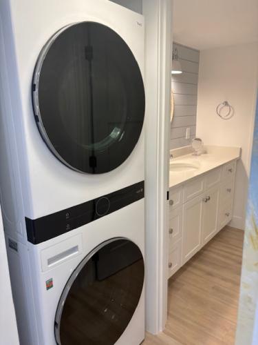 Full size washer & dryer